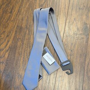 Elegant Gray Necktie and Pocket Square